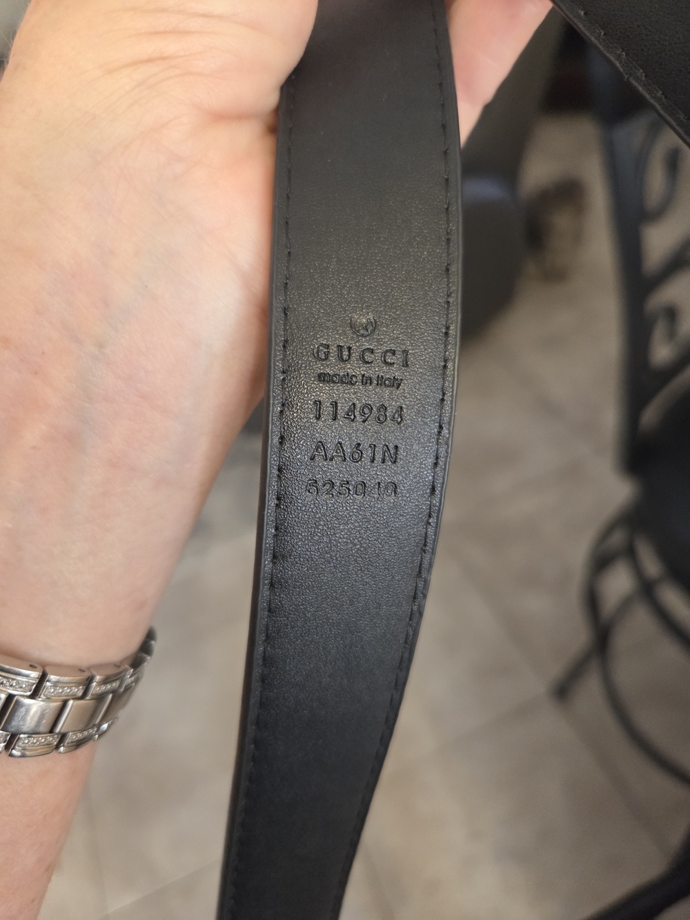 Black Leather GG Buckle Belt - Picture 3 of 7